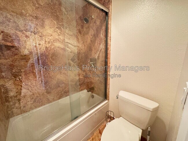 Building Photo - 1625 Hotel Cir S
