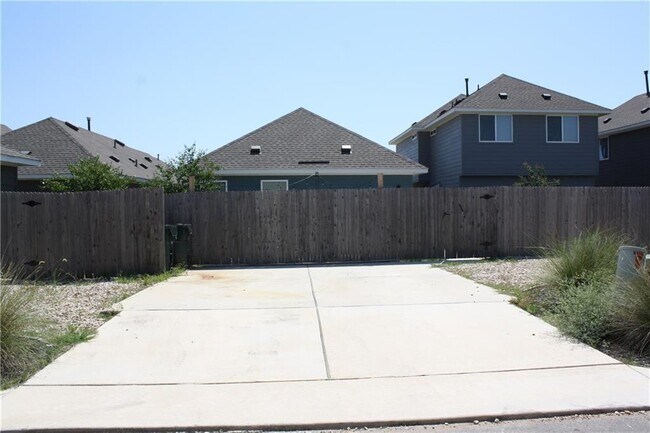 Building Photo - 1042 Sand Post Pl