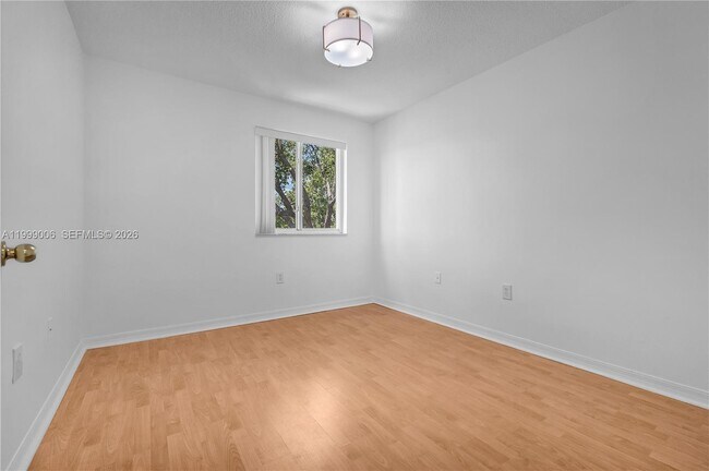 Building Photo - 15750 SW 92nd Ave