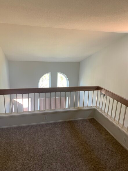 Light, bright and spacious - 11576 Fury Ln