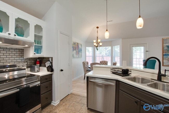 Building Photo - 210 Cypress Creek Dr