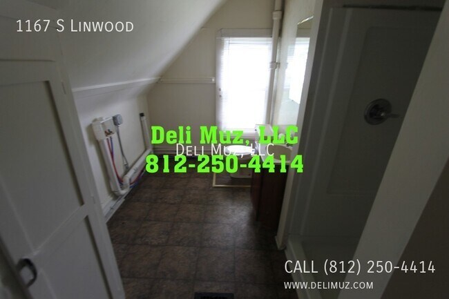Building Photo - 1167 S Linwood Ave