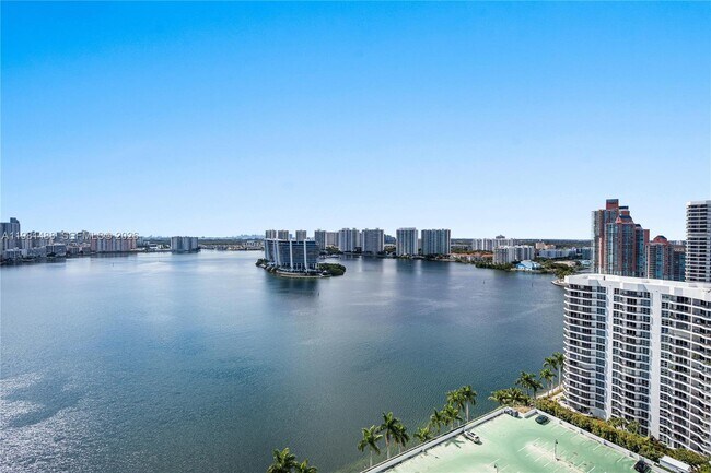 Building Photo - 19101 NE 36th Pl