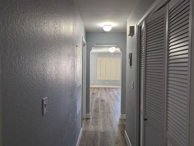 Building Photo - A Fabulous 2-Bedroom, 2-Bathroom Upstairs Unit in NW Las Vegas