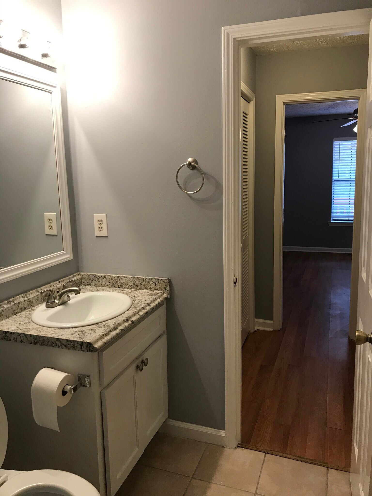 2nd Bathroom - 5416 Park Pl S