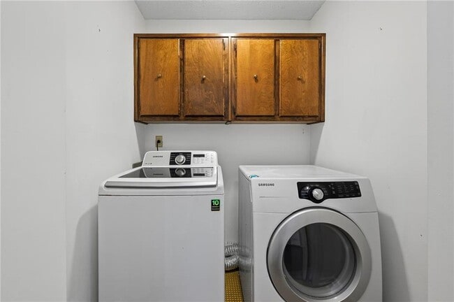 Building Photo - 2710 Margaret Mitchell Dr NW