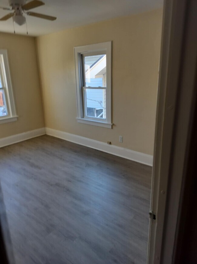 Building Photo - 1706 Grand Ave