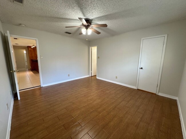 Building Photo - 8231 Meadow Forest St