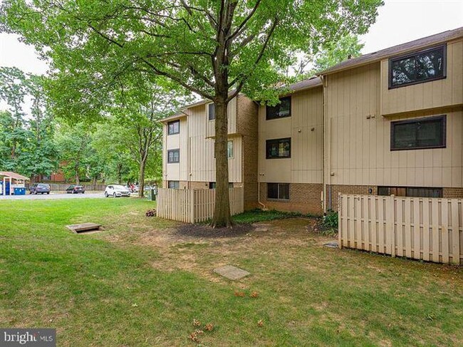Building Photo - 2621 Glengyle Dr