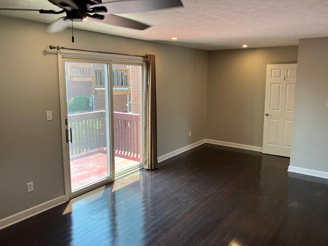 Building Photo - 77 Hennig Dr