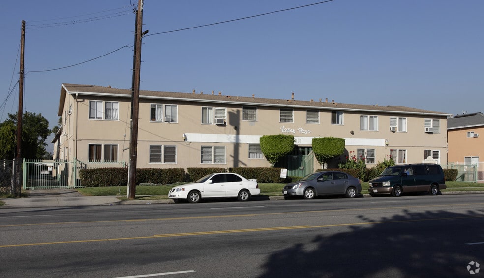Primary Photo - Victory Plaza Apartments