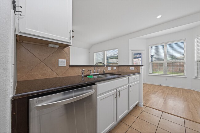 Building Photo - 22522 Fosters Park Ct