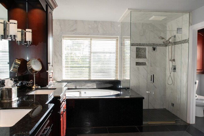 Building Photo - 1148 Corte Riviera