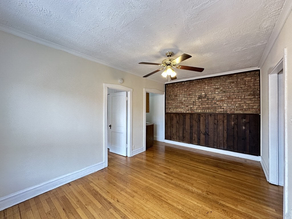 Building Photo - 850 W Cornelia Ave