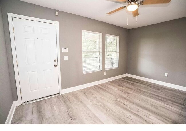 Building Photo - 2920 E Columbus Dr