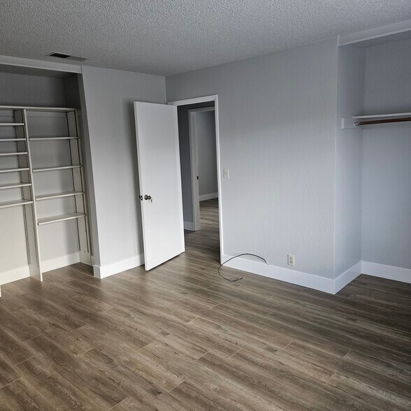 Building Photo - 2838 Saint Denis Dr