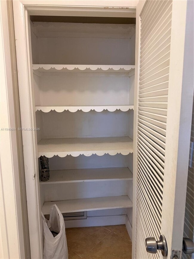 Building Photo - 3212 NE 10th St