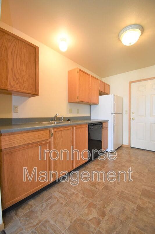 Building Photo - 2460 Wheeler Dr