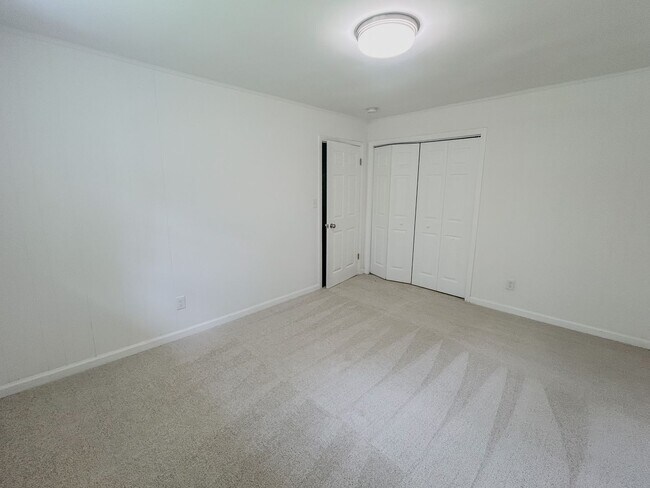 Building Photo - Now Leasing – Fully Renovated Home in Gunt...