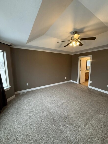 Building Photo - 1390 Stoneridge Dr