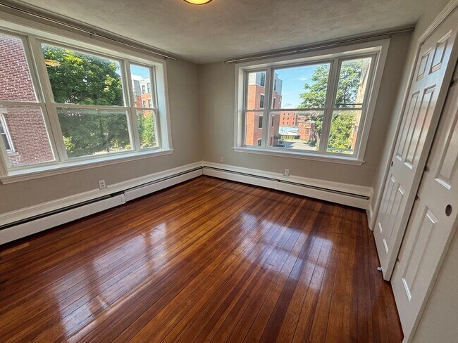 Building Photo - 260 Washington Apartments – Modern Living ...