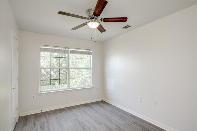 Building Photo - 6117 Perlita Dr