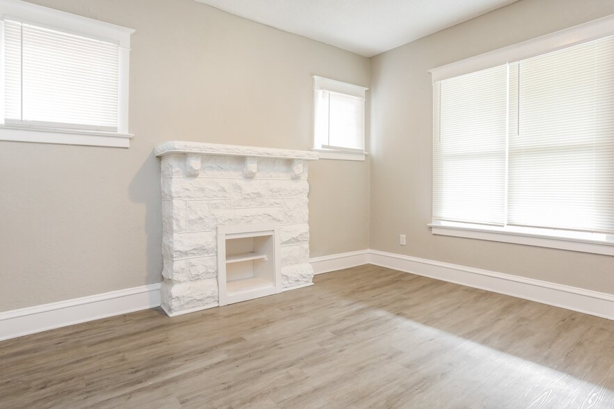 Building Photo - 4107 Woodland Ave