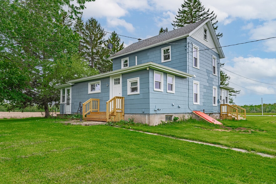 Building Photo - 5369 Royalton Center Rd
