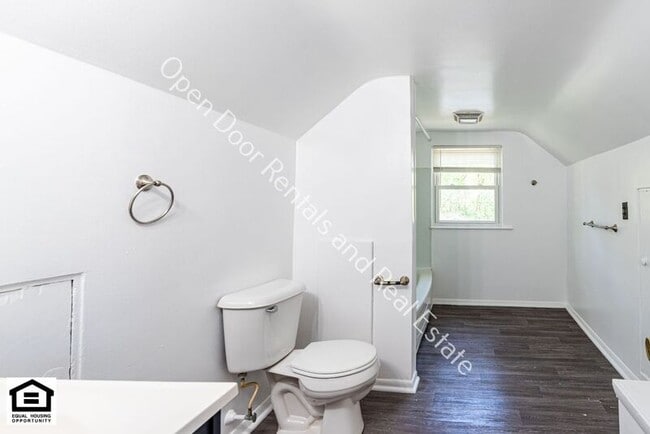 Building Photo - 3112 1/2 Thompson St.