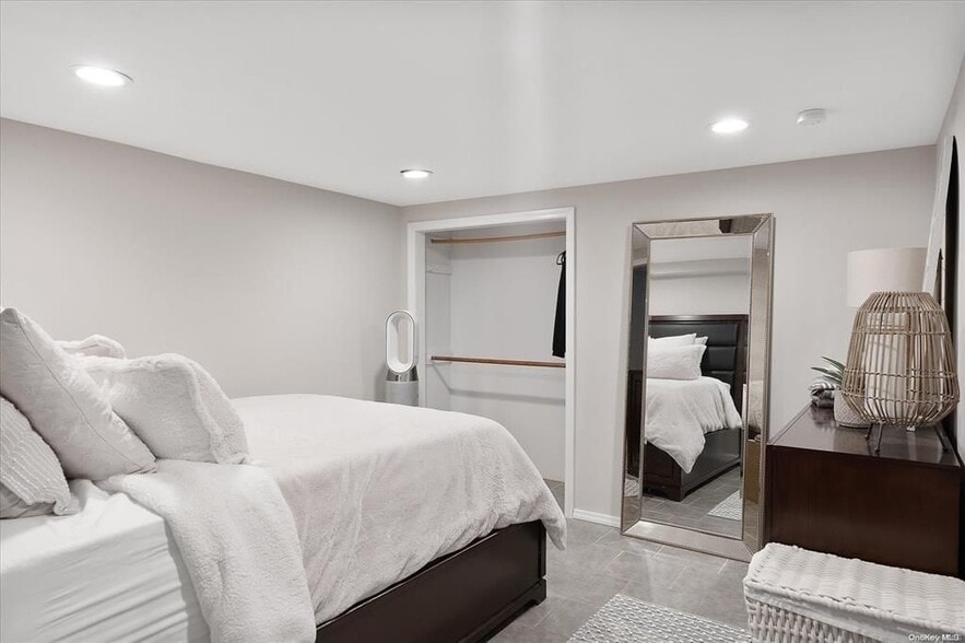 Building Photo - 306 Sound Beach Blvd