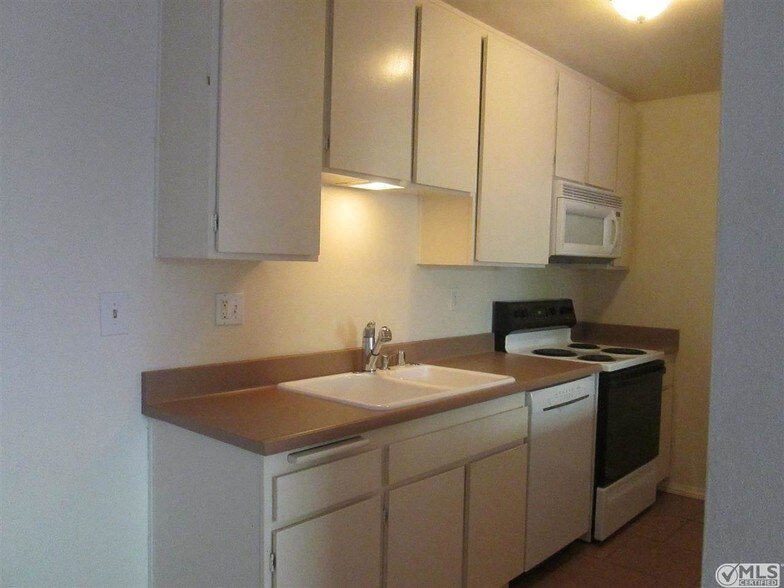 Building Photo - 5700 Baltimore Dr