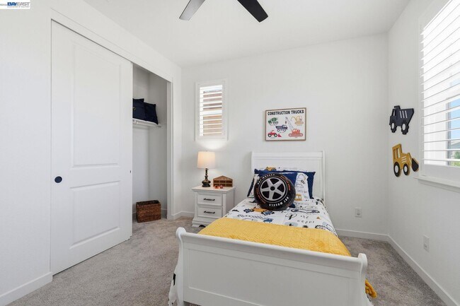 Building Photo - 1550 Plumas Dr