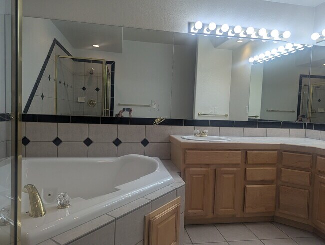 Building Photo - Desirable 55+ Hover Woods Community!