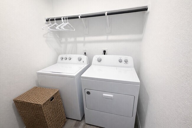 Building Photo - 3073 Emerald Ocean Dr