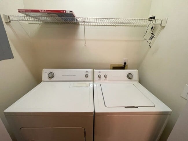 Building Photo - Parkridge Lane - ITB Condo Available for P...