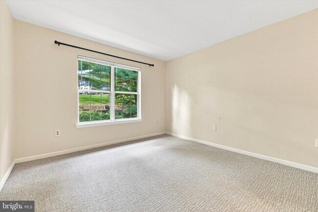 Building Photo - 319 Cashel Ct