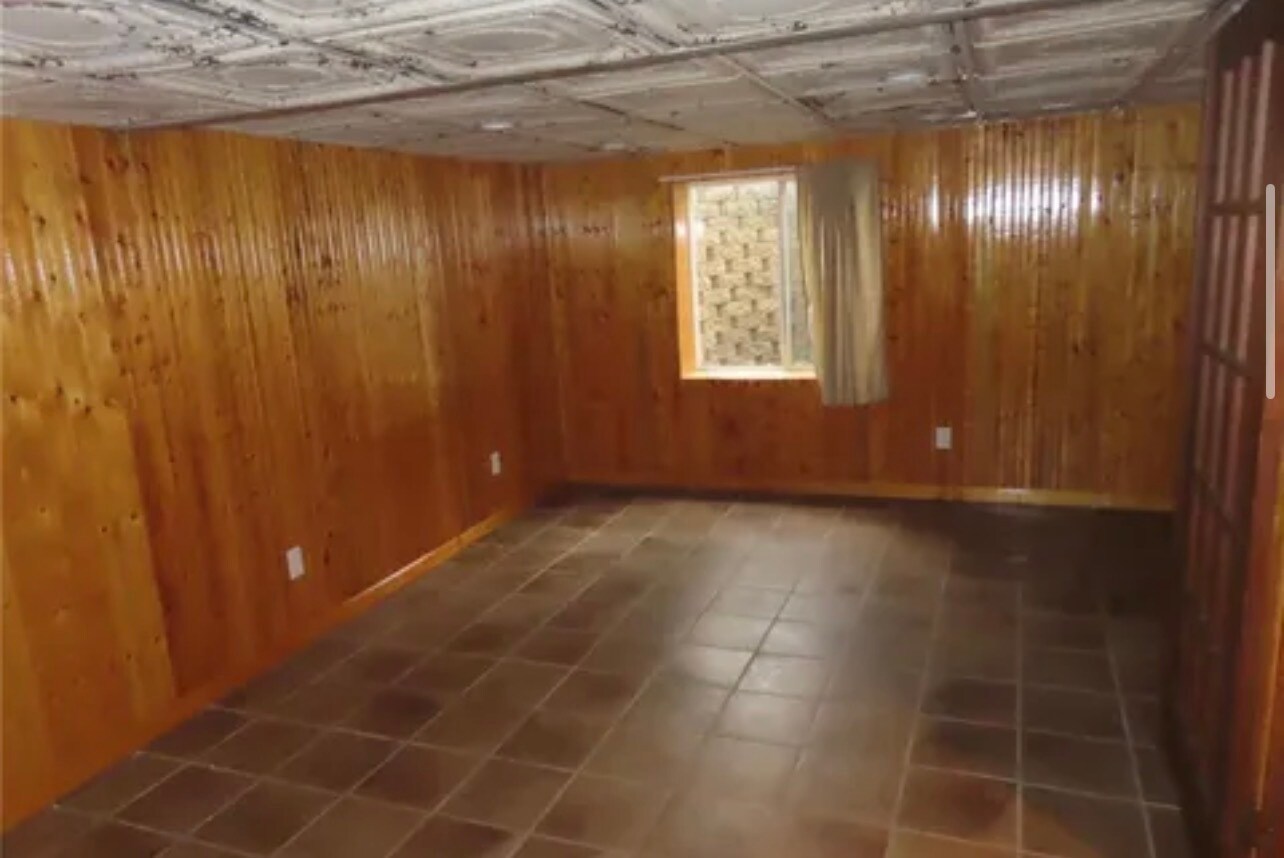 Building Photo - 11349 Elliot Ave NW