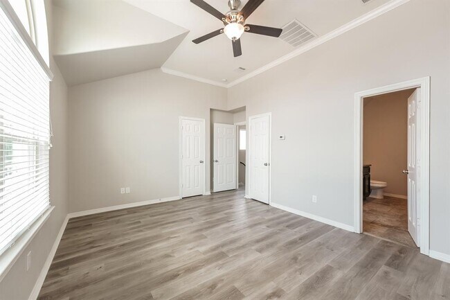 Building Photo - 9930 Spring Shadows Park Cir