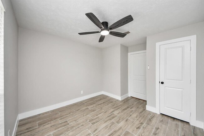 Building Photo - 14810 Scotter Dr