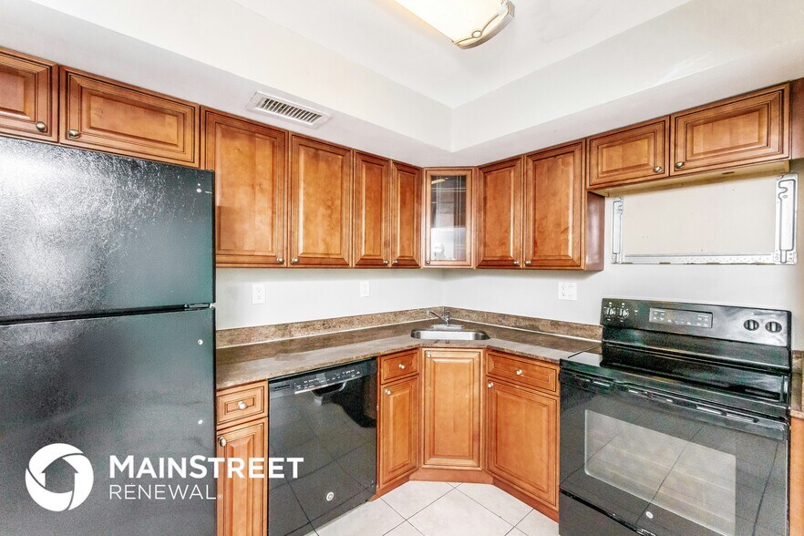 Building Photo - 2471 NW 16th St