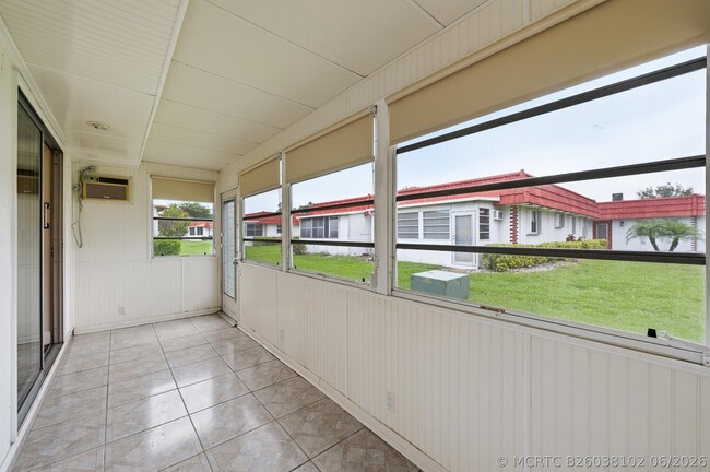 Building Photo - 28 Seville Dr
