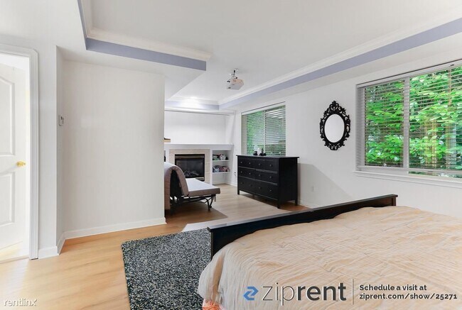 Building Photo - 3 br, 2.5 bath Townhome - 17111 3rd Place ...