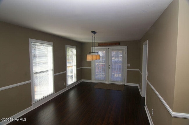 Building Photo - 709 Spring Run Rd