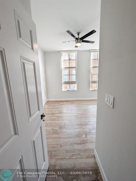 Building Photo - 520 SE 5th Ave