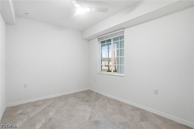Building Photo - 15375 Grn Acrs Ave