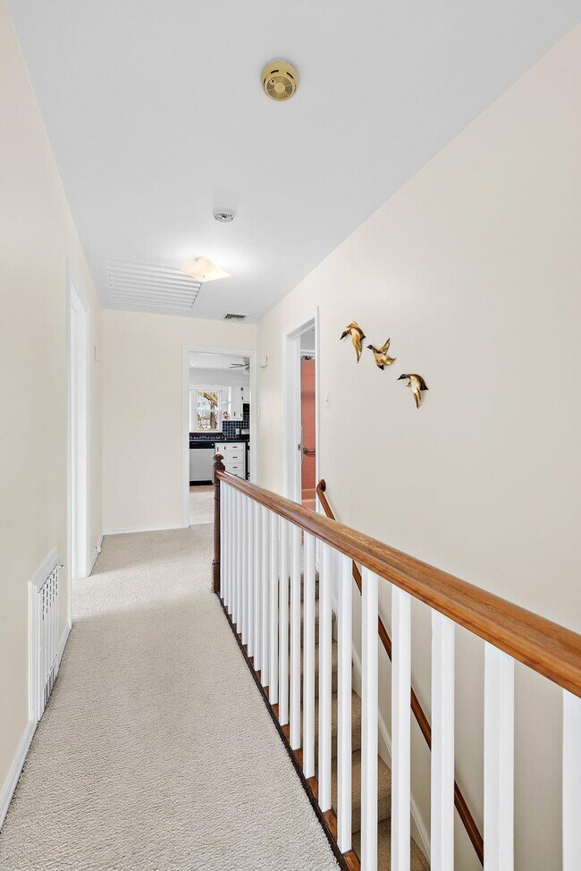 Building Photo - 97 Riverview Ave