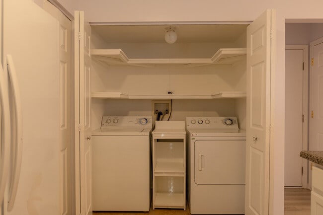 Building Photo - 2311 Carpenter Ave