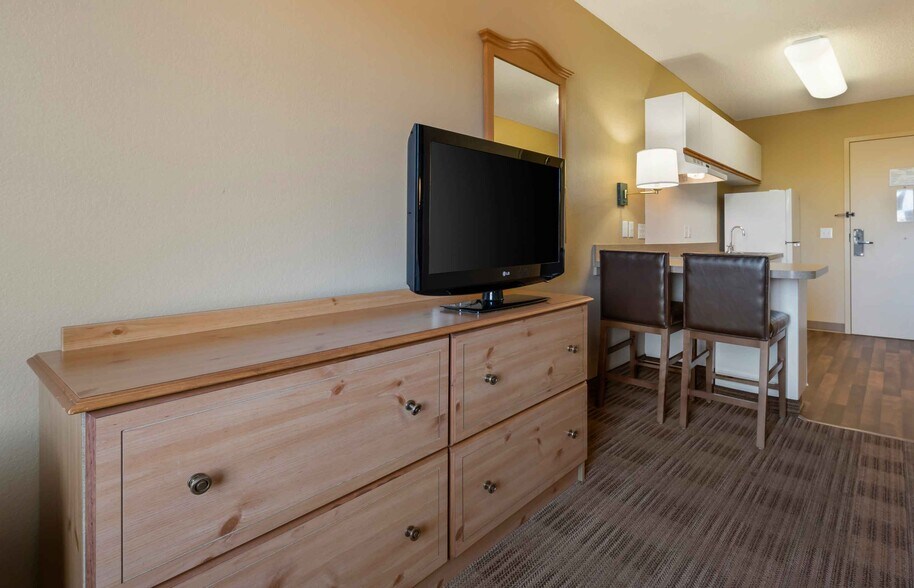 Building Photo - Furnished Studio-Minneapolis - Airport - Eagan - North