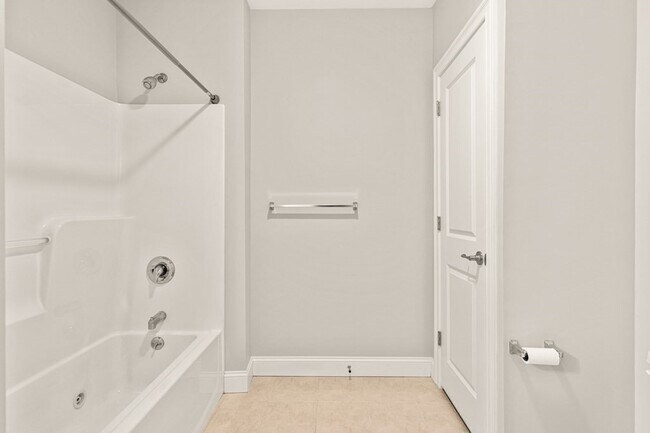 Building Photo - 4 Harvest Dr