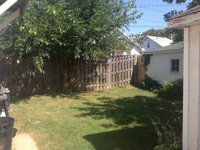 Yard - 6037 39th Ave